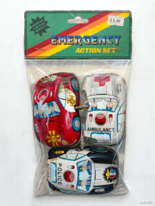 Emergency-action-set-by-leonkeer-painting-vintage-cars-toy-package-ambulance-police