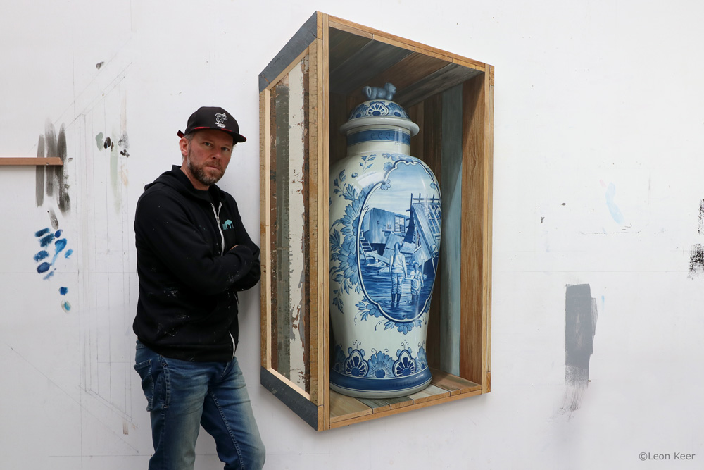 Fragile anamorphic painting by Leon Keer