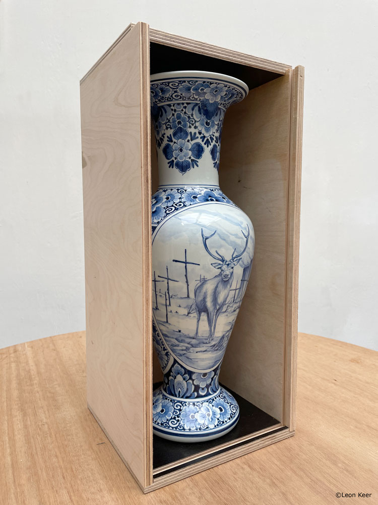 Delft blue vase 'Vase ecocide' by Leon Keer hand-painted porcelain vase